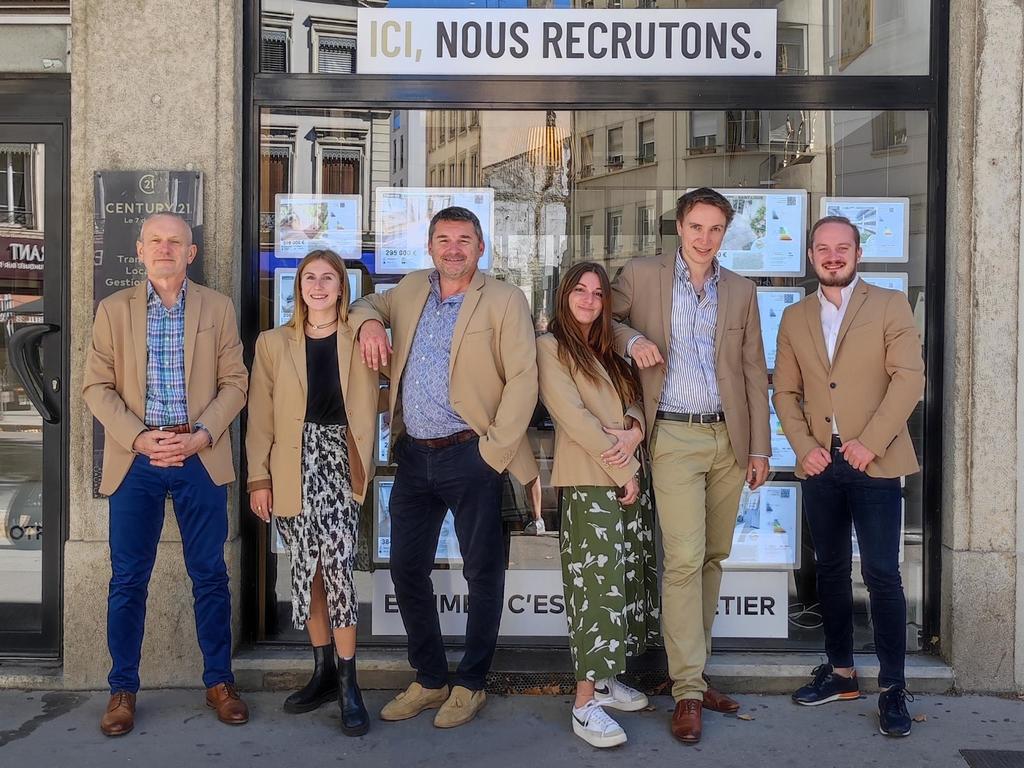l'équipe de l'agence Le 7 de Coeur