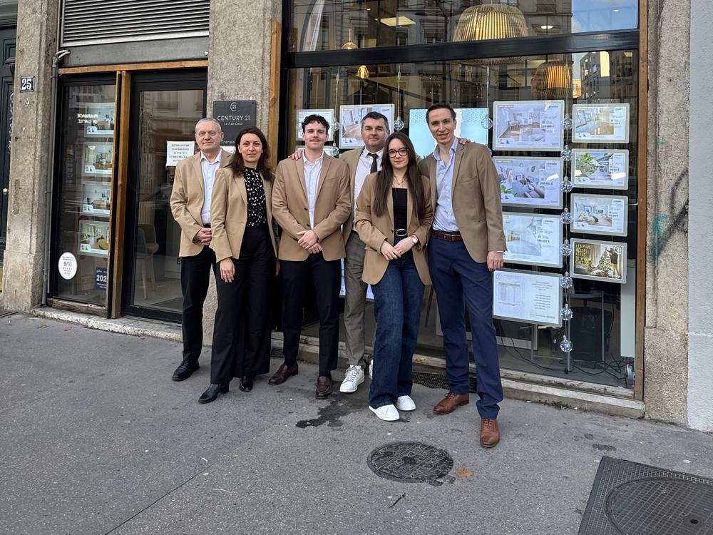 l'équipe de l'agence Le 7 de Coeur