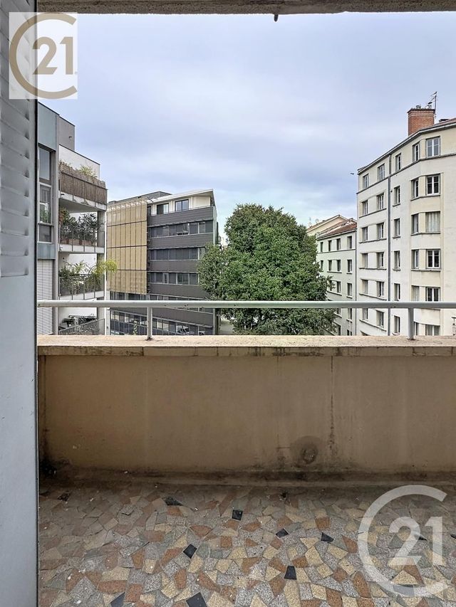 Appartement à vendre - 3 pièces - 66.0 m2 - LYON - 69007 - RHONE-ALPES - Century 21 Le 7 De Coeur