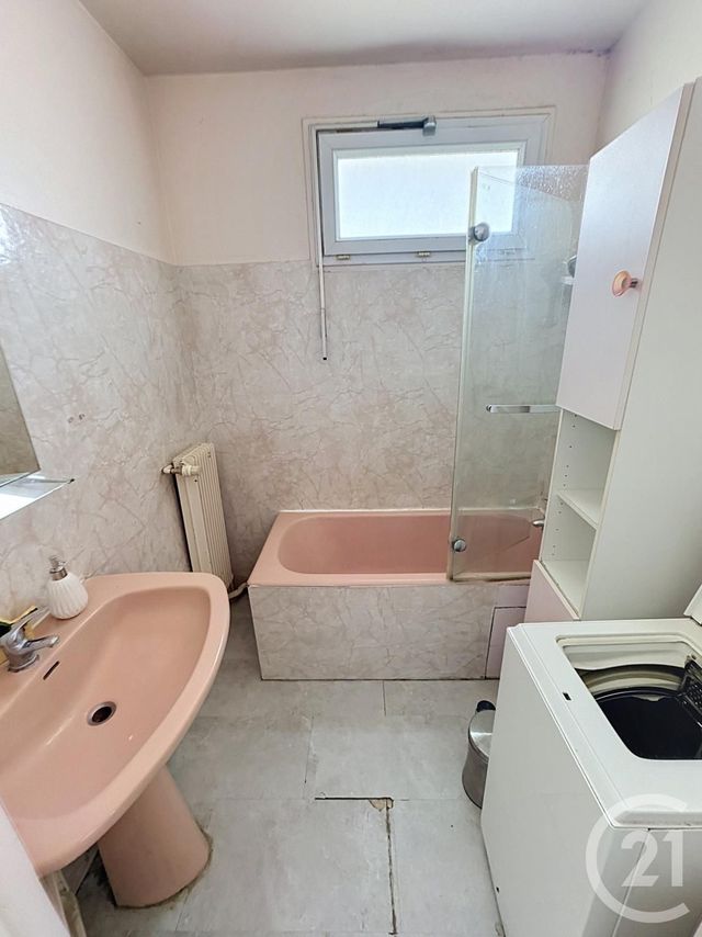 Appartement F3 à vendre - 3 pièces - 57.77 m2 - LYON - 69007 - RHONE-ALPES - Century 21 Le 7 De Coeur