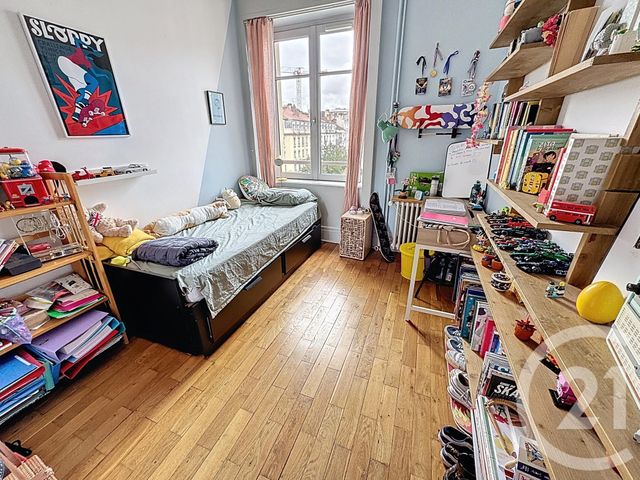 Afficher la photo en grand Appartement F5 à vendre - 5 pièces - 102.37 m2 - LYON - 69007 - RHONE-ALPES - Century 21 Le 7 De Coeur