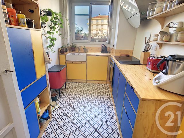 Afficher la photo en grand Appartement F5 à vendre - 5 pièces - 102.37 m2 - LYON - 69007 - RHONE-ALPES - Century 21 Le 7 De Coeur