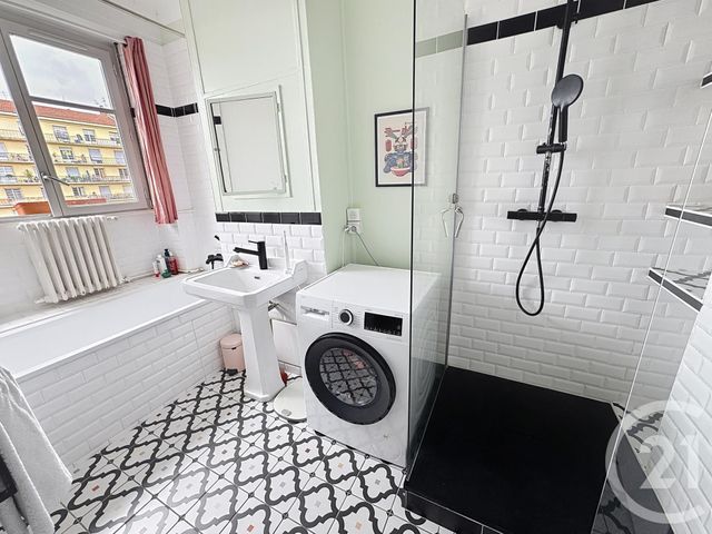 Afficher la photo en grand Appartement F5 à vendre - 5 pièces - 102.37 m2 - LYON - 69007 - RHONE-ALPES - Century 21 Le 7 De Coeur