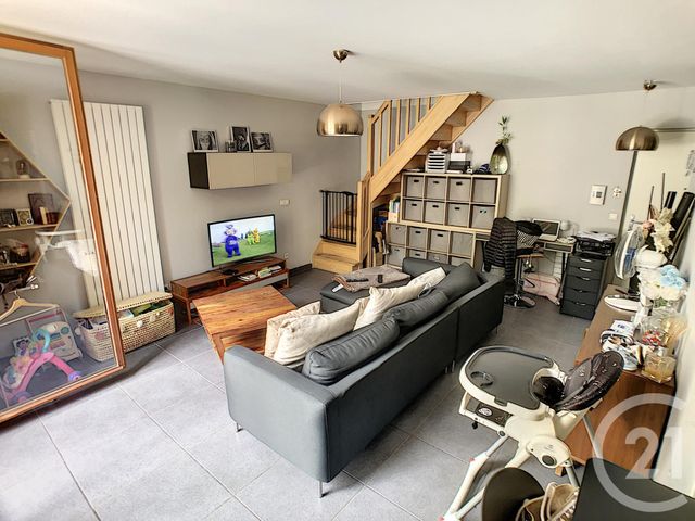 Afficher la photo en grand Appartement F3 à vendre - 3 pièces - 74.08 m2 - LYON - 69002 - RHONE-ALPES - Century 21 Le 7 De Coeur