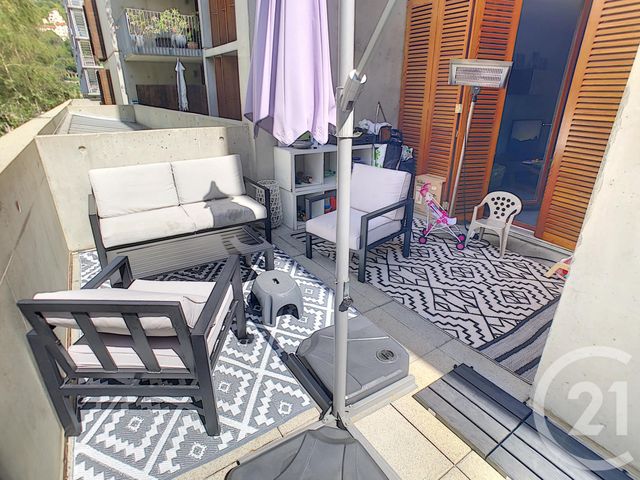 Afficher la photo en grand Appartement F3 à vendre - 3 pièces - 74.08 m2 - LYON - 69002 - RHONE-ALPES - Century 21 Le 7 De Coeur