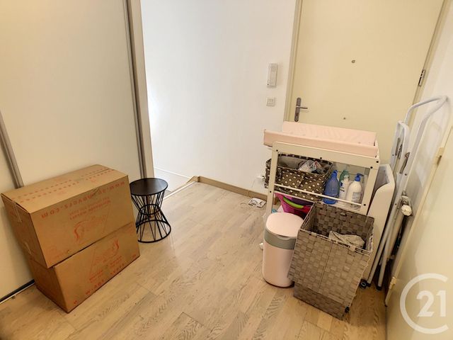 Afficher la photo en grand Appartement F3 à vendre - 3 pièces - 74.08 m2 - LYON - 69002 - RHONE-ALPES - Century 21 Le 7 De Coeur