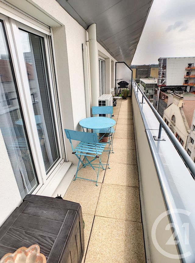 Appartement F4 à vendre - 4 pièces - 85.41 m2 - LYON - 69003 - RHONE-ALPES - Century 21 Le 7 De Coeur Appartement F4 à vendre - 4 pièces - 85.41 m2 - LYON - 69003 - RHONE-ALPES - Century 21 Le 7 De Coeur