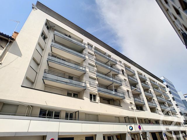 Appartement F4 à vendre - 4 pièces - 85.41 m2 - LYON - 69003 - RHONE-ALPES - Century 21 Le 7 De Coeur Appartement F4 à vendre - 4 pièces - 85.41 m2 - LYON - 69003 - RHONE-ALPES - Century 21 Le 7 De Coeur