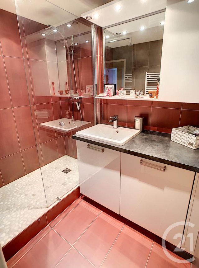 Appartement F4 à vendre - 4 pièces - 85.41 m2 - LYON - 69003 - RHONE-ALPES - Century 21 Le 7 De Coeur Appartement F4 à vendre - 4 pièces - 85.41 m2 - LYON - 69003 - RHONE-ALPES - Century 21 Le 7 De Coeur