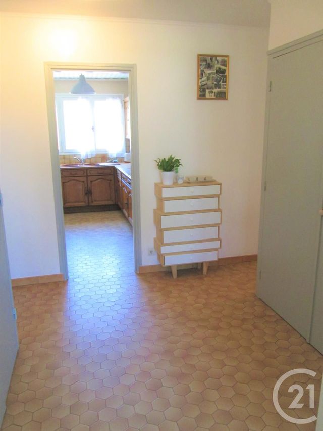 Appartement F4 à vendre - 4 pièces - 82.09 m2 - VENISSIEUX - 69 - RHONE-ALPES - Century 21 Le 7 De Coeur Appartement F4 à vendre - 4 pièces - 82.09 m2 - VENISSIEUX - 69 - RHONE-ALPES - Century 21 Le 7 De Coeur
