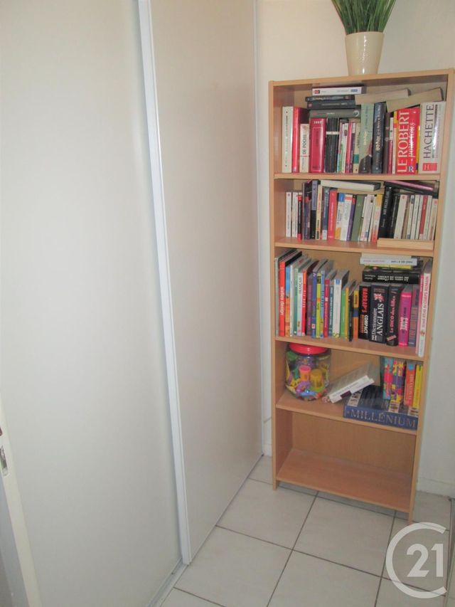 Appartement F4 à vendre - 4 pièces - 82.09 m2 - VENISSIEUX - 69 - RHONE-ALPES - Century 21 Le 7 De Coeur Appartement F4 à vendre - 4 pièces - 82.09 m2 - VENISSIEUX - 69 - RHONE-ALPES - Century 21 Le 7 De Coeur