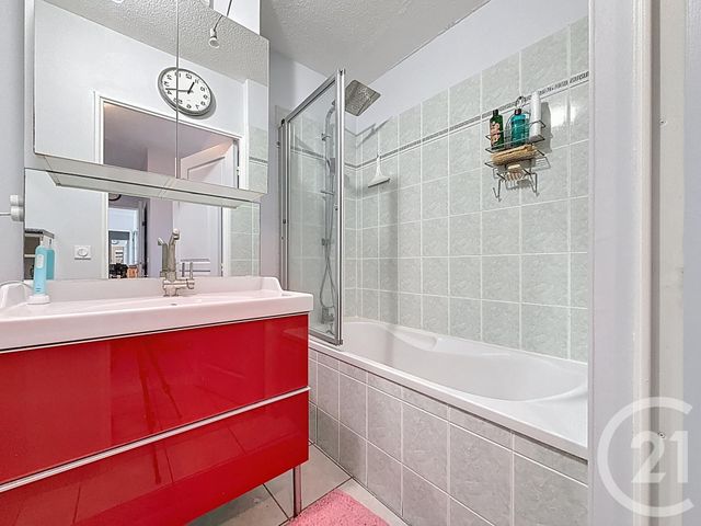 Appartement F5 à vendre - 5 pièces - 112.87 m2 - LYON - 69007 - RHONE-ALPES - Century 21 Le 7 De Coeur