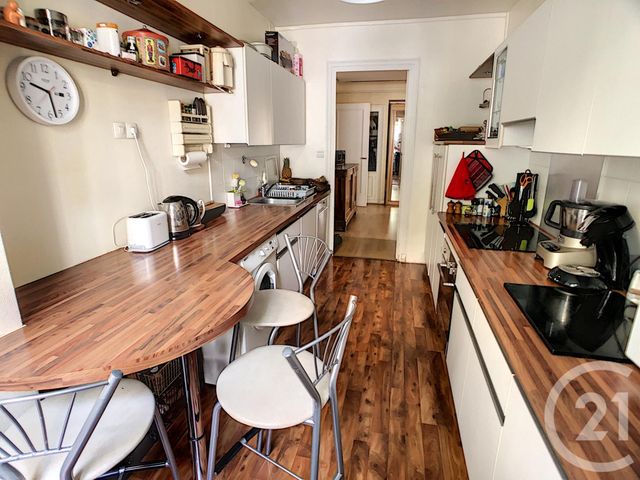 Appartement F3 à vendre - 3 pièces - 89.0 m2 - LYON - 69007 - RHONE-ALPES - Century 21 Le 7 De Coeur Appartement F3 à vendre - 3 pièces - 89.0 m2 - LYON - 69007 - RHONE-ALPES - Century 21 Le 7 De Coeur