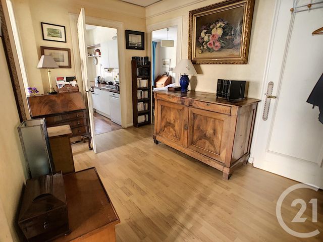 Appartement F3 à vendre - 3 pièces - 89.0 m2 - LYON - 69007 - RHONE-ALPES - Century 21 Le 7 De Coeur Appartement F3 à vendre - 3 pièces - 89.0 m2 - LYON - 69007 - RHONE-ALPES - Century 21 Le 7 De Coeur