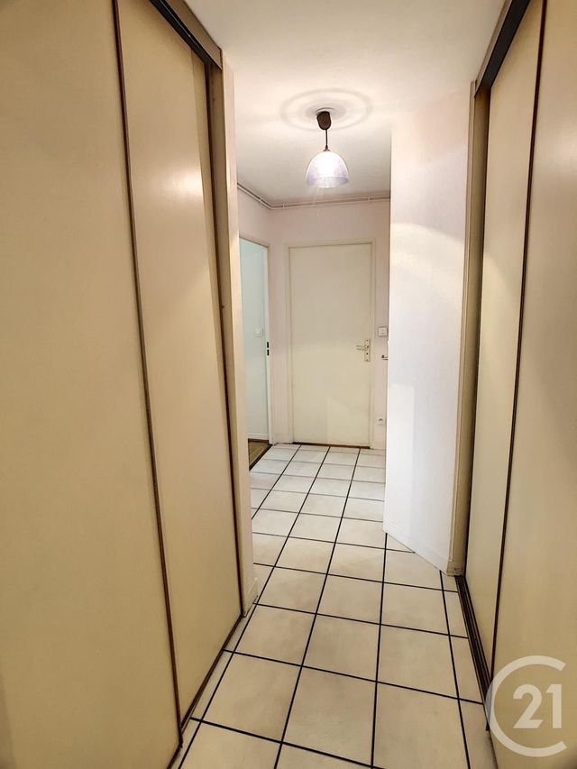 Afficher la photo en grand Appartement F3 à vendre - 3 pièces - 70.6 m2 - LYON - 69007 - RHONE-ALPES - Century 21 Le 7 De Coeur
