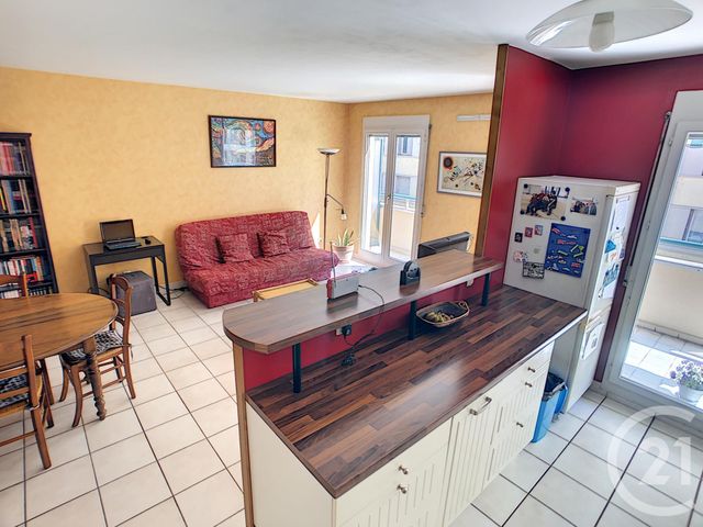 Afficher la photo en grand Appartement F3 à vendre - 3 pièces - 70.6 m2 - LYON - 69007 - RHONE-ALPES - Century 21 Le 7 De Coeur
