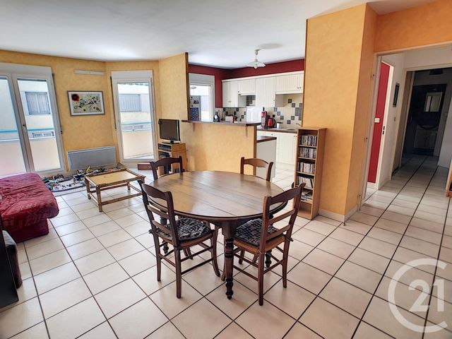 Afficher la photo en grand Appartement F3 à vendre - 3 pièces - 70.6 m2 - LYON - 69007 - RHONE-ALPES - Century 21 Le 7 De Coeur