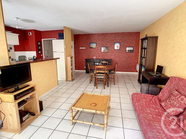 Afficher la photo en grand Appartement F3 à vendre - 3 pièces - 70.6 m2 - LYON - 69007 - RHONE-ALPES - Century 21 Le 7 De Coeur