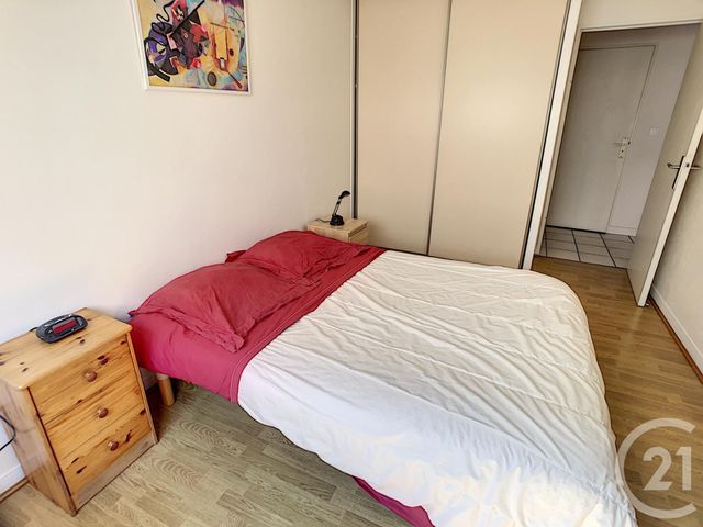 Afficher la photo en grand Appartement F3 à vendre - 3 pièces - 70.6 m2 - LYON - 69007 - RHONE-ALPES - Century 21 Le 7 De Coeur