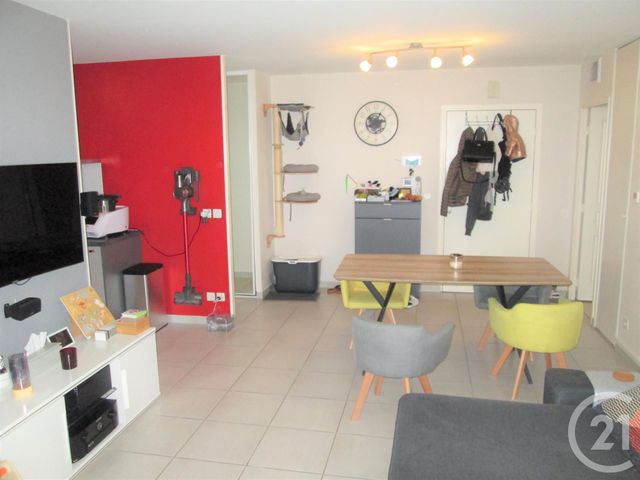 Appartement F3 à vendre - 3 pièces - 67.36 m2 - LYON - 69007 - RHONE-ALPES - Century 21 Le 7 De Coeur Appartement F3 à vendre - 3 pièces - 67.36 m2 - LYON - 69007 - RHONE-ALPES - Century 21 Le 7 De Coeur