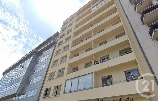 Appartement F2 à vendre - 2 pièces - 53.78 m2 - LYON - 69007 - RHONE-ALPES - Century 21 Le 7 De Coeur Appartement F2 à vendre - 2 pièces - 53.78 m2 - LYON - 69007 - RHONE-ALPES - Century 21 Le 7 De Coeur