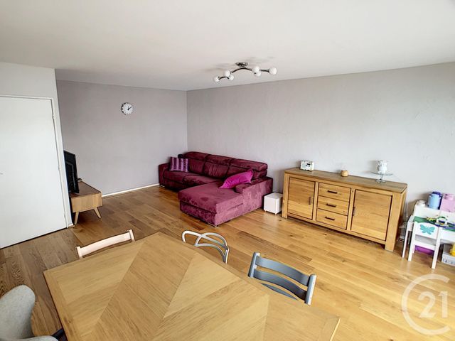 Appartement F3 à vendre - 3 pièces - 69.92 m2 - LYON - 69007 - RHONE-ALPES - Century 21 Le 7 De Coeur Appartement F3 à vendre - 3 pièces - 69.92 m2 - LYON - 69007 - RHONE-ALPES - Century 21 Le 7 De Coeur