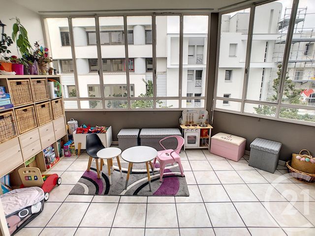 Appartement F3 à vendre - 3 pièces - 69.92 m2 - LYON - 69007 - RHONE-ALPES - Century 21 Le 7 De Coeur Appartement F3 à vendre - 3 pièces - 69.92 m2 - LYON - 69007 - RHONE-ALPES - Century 21 Le 7 De Coeur