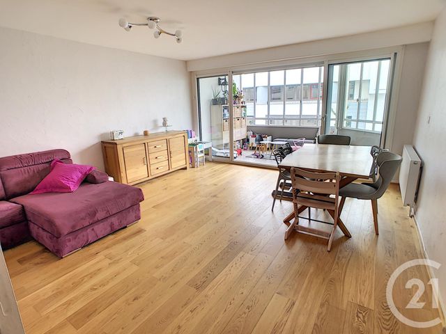 Appartement F3 à vendre - 3 pièces - 69.92 m2 - LYON - 69007 - RHONE-ALPES - Century 21 Le 7 De Coeur Appartement F3 à vendre - 3 pièces - 69.92 m2 - LYON - 69007 - RHONE-ALPES - Century 21 Le 7 De Coeur
