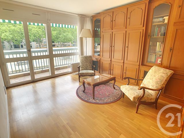 Afficher la photo en grand Appartement F3 à vendre - 3 pièces - 64.34 m2 - LYON - 69007 - RHONE-ALPES - Century 21 Le 7 De Coeur