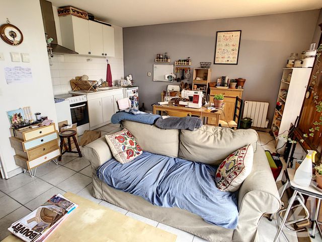 Afficher la photo en grand Appartement F2 à vendre - 2 pièces - 43.39 m2 - LYON - 69007 - RHONE-ALPES - Century 21 Le 7 De Coeur