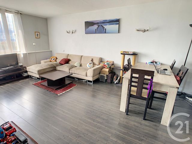 Afficher la photo en grand Appartement F4 à vendre - 4 pièces - 68.67 m2 - BRON - 69 - RHONE-ALPES - Century 21 Le 7 De Coeur
