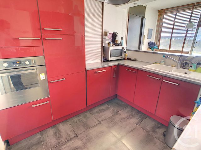 Afficher la photo en grand Appartement F4 à vendre - 4 pièces - 68.67 m2 - BRON - 69 - RHONE-ALPES - Century 21 Le 7 De Coeur