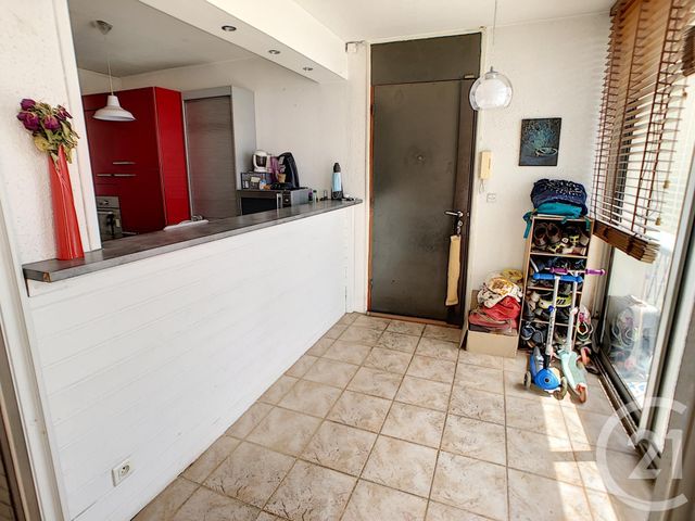 Afficher la photo en grand Appartement F4 à vendre - 4 pièces - 68.67 m2 - BRON - 69 - RHONE-ALPES - Century 21 Le 7 De Coeur
