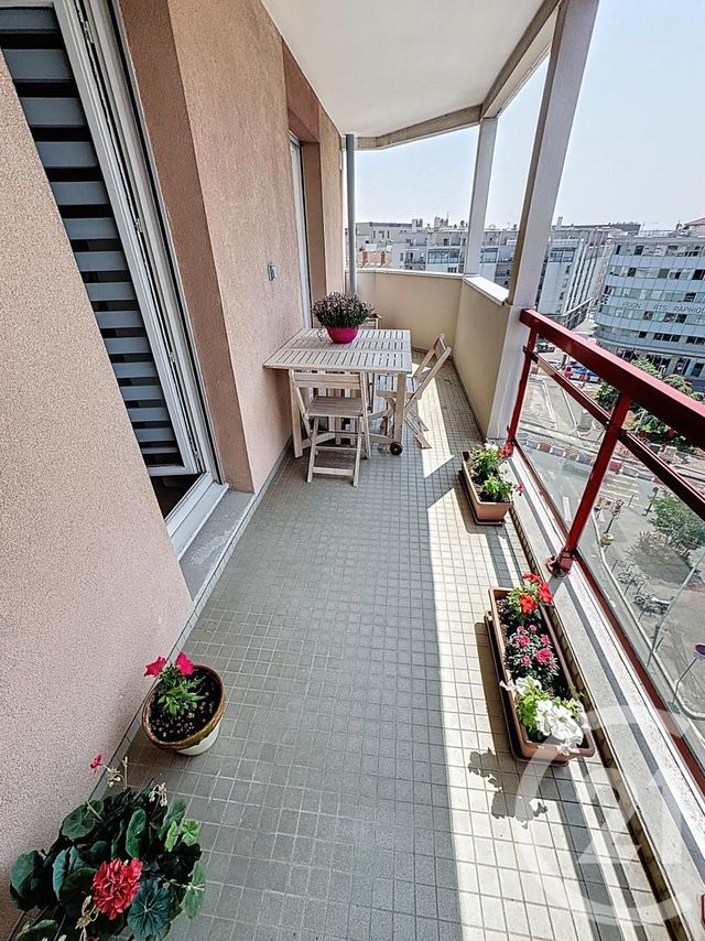 Appartement F5 à vendre - 5 pièces - 115.27 m2 - LYON - 69007 - RHONE-ALPES - Century 21 Le 7 De Coeur