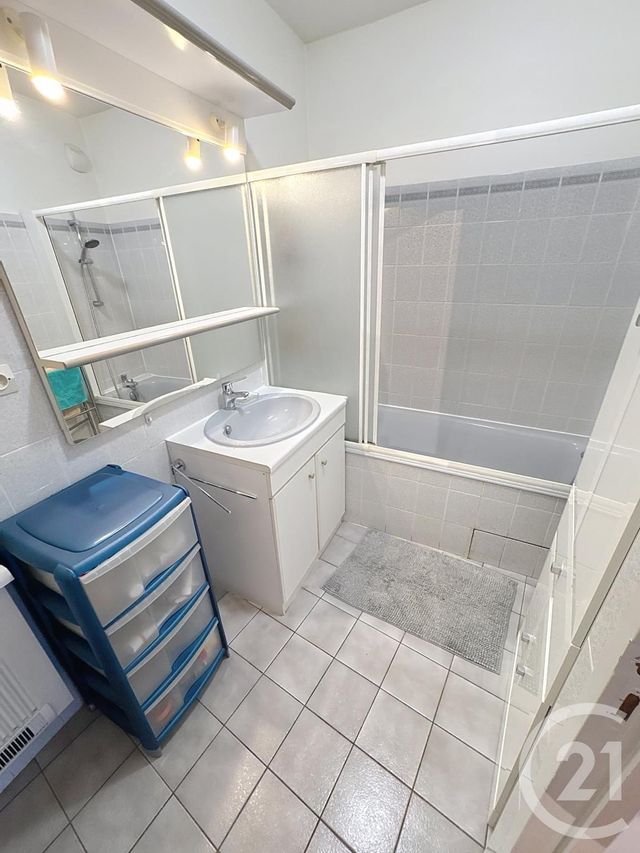 Appartement F5 à vendre - 5 pièces - 115.27 m2 - LYON - 69007 - RHONE-ALPES - Century 21 Le 7 De Coeur