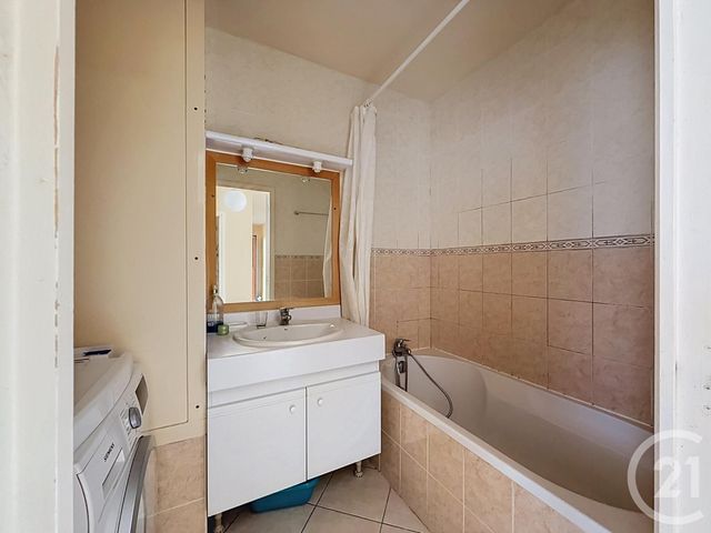 Appartement F4 à vendre - 4 pièces - 77.45 m2 - LYON - 69007 - RHONE-ALPES - Century 21 Le 7 De Coeur