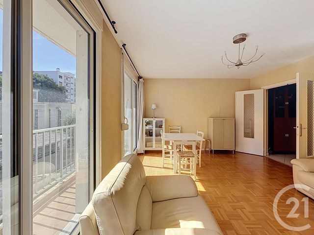Appartement F4 à vendre - 4 pièces - 77.45 m2 - LYON - 69007 - RHONE-ALPES - Century 21 Le 7 De Coeur