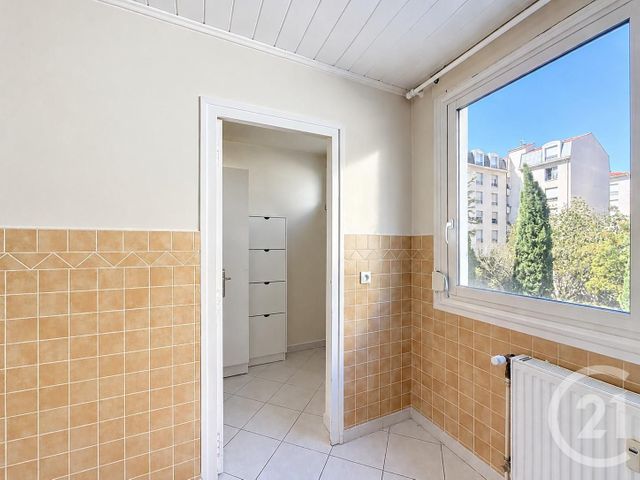 Appartement F4 à vendre - 4 pièces - 77.45 m2 - LYON - 69007 - RHONE-ALPES - Century 21 Le 7 De Coeur