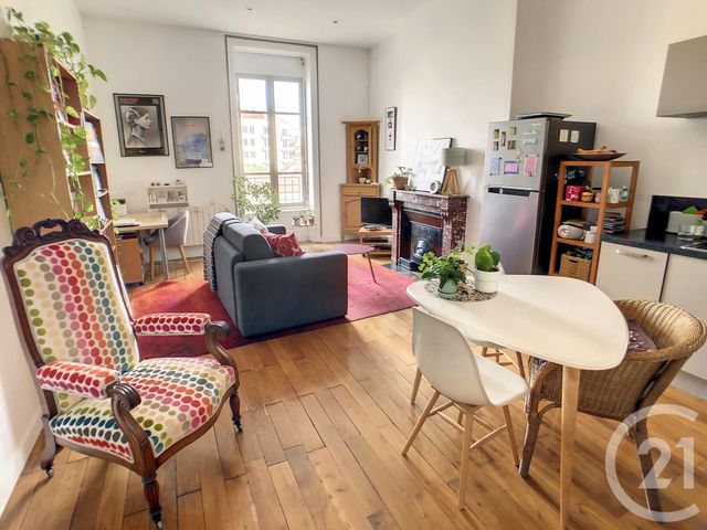 Appartement F2 à vendre - 2 pièces - 44.84 m2 - LYON - 69007 - RHONE-ALPES - Century 21 Le 7 De Coeur