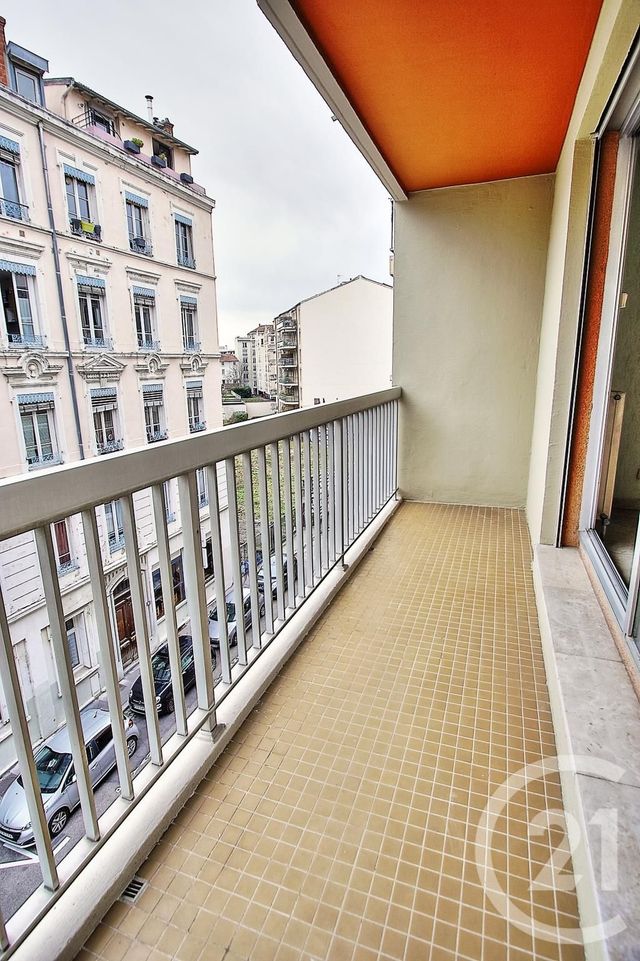 Appartement F3 à vendre - 3 pièces - 78.65 m2 - LYON - 69007 - RHONE-ALPES - Century 21 Le 7 De Coeur