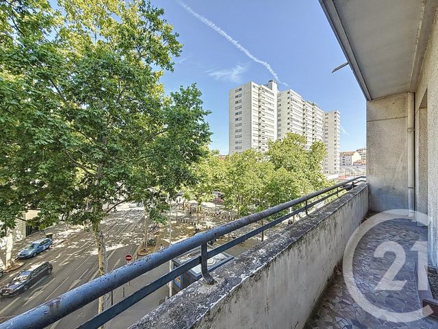 Appartement F5 à vendre - 5 pièces - 133.32 m2 - LYON - 69007 - RHONE-ALPES - Century 21 Le 7 De Coeur