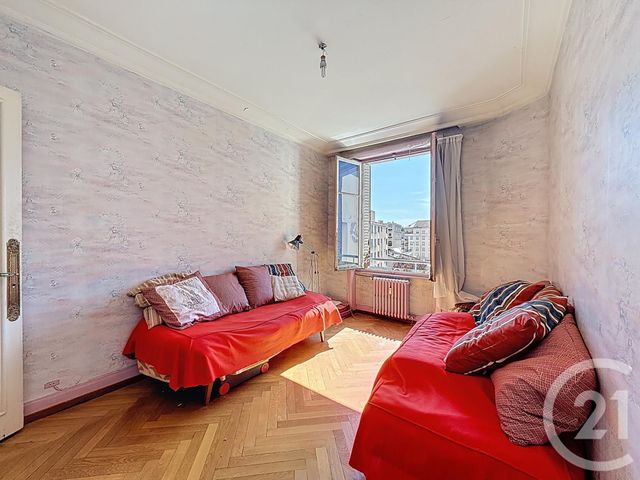 Appartement F5 à vendre - 5 pièces - 133.32 m2 - LYON - 69007 - RHONE-ALPES - Century 21 Le 7 De Coeur