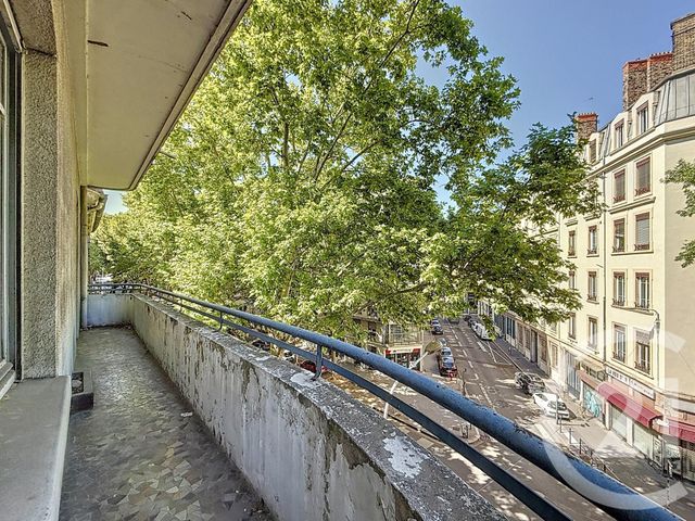 Appartement F5 à vendre - 5 pièces - 133.32 m2 - LYON - 69007 - RHONE-ALPES - Century 21 Le 7 De Coeur