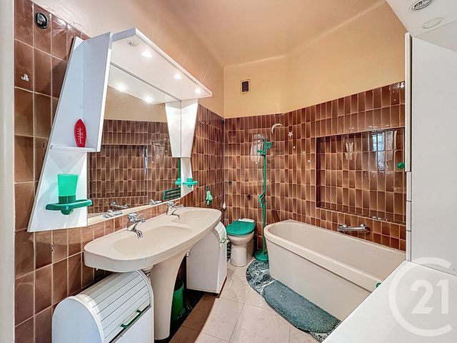 Appartement F5 à vendre - 5 pièces - 133.32 m2 - LYON - 69007 - RHONE-ALPES - Century 21 Le 7 De Coeur