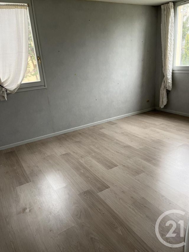Afficher la photo en grand Appartement F4 à vendre - 4 pièces - 91.76 m2 - DARDILLY - 69 - RHONE-ALPES - Century 21 Le 7 De Coeur