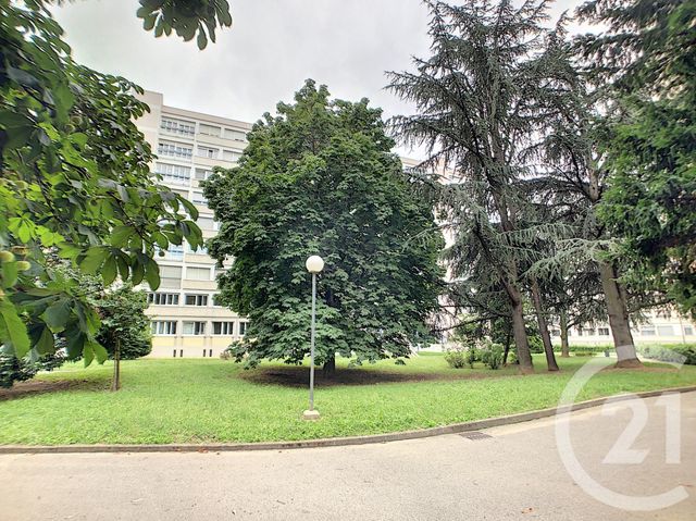 Appartement F3 à vendre - 3 pièces - 64.6 m2 - LYON - 69007 - RHONE-ALPES - Century 21 Le 7 De Coeur