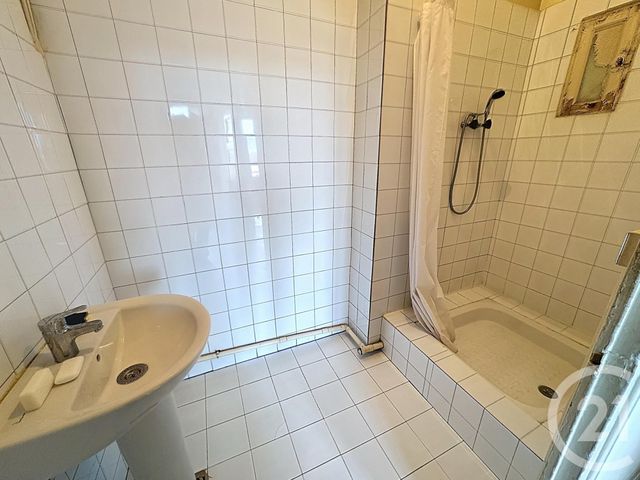 Appartement F3 à vendre - 3 pièces - 80.1 m2 - LYON - 69007 - RHONE-ALPES - Century 21 Le 7 De Coeur