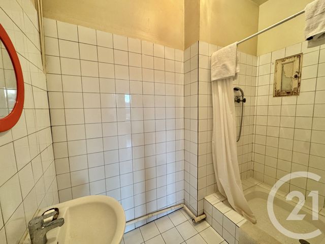 Appartement F3 à vendre - 3 pièces - 80.1 m2 - LYON - 69007 - RHONE-ALPES - Century 21 Le 7 De Coeur