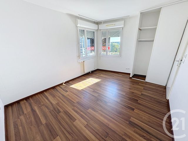 Appartement à vendre - 2 pièces - 46.45 m2 - LYON - 69007 - RHONE-ALPES - Century 21 Le 7 De Coeur