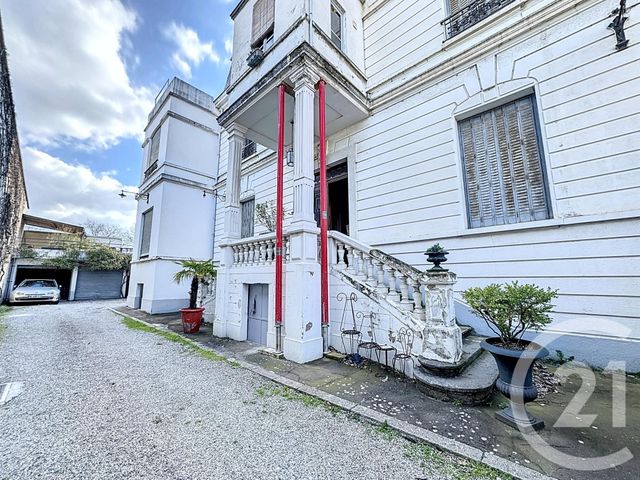 Appartement F6 à vendre - 5 pièces - 188.42 m2 - LYON - 69007 - RHONE-ALPES - Century 21 Le 7 De Coeur